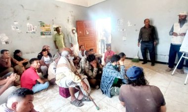 السلطة المحلية بمديرية الضالع تدشن توزيع مدخلات ( التغذية -- الحدائق المنزلية -- انتاج الدواجن ) على المستفيدين في المديرية