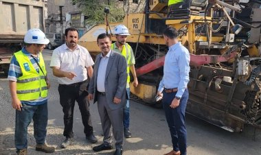 مدير عام الشيخ عثمان يتفقد أعمال فرش الطبقة الإسفلتية لشارع الفنان محمد سعد عبدالله