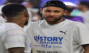 نيمار يرد على شائعات رحيله عن الهلال السعودي ويتوقع الفائز بالكرة الذهبية