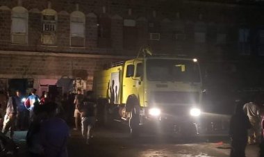 انهيار مبنى سكني في مديرية كريتر بعدن.. صور