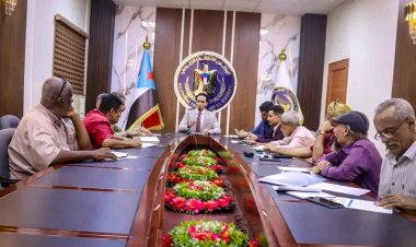 السقاف يرأس اجتماعا لرؤساء الهيئات في مديريات العاصمة عدن 