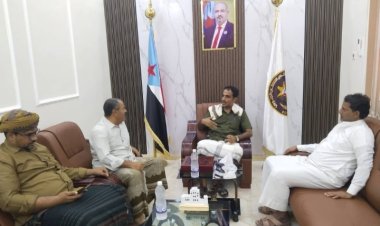 نائب رئيس تنفيذية انتقالي المهرة يلتقي بمدير الإدارة التنظيمية بمنسقية كلية الحقوق جامعة عدن