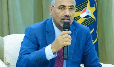 الرئيس الزُبيدي يرأس الاجتماع الموسع للقيادة المحلية لانتقالي العاصمة عدن