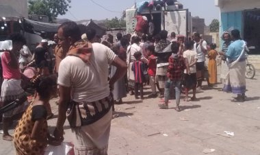 لحج .. أزمة كبيرة وارتفاع غير مسبوق لاسعار الثلج يفاقم معاناة المواطنين في المسيمير