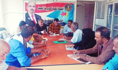 قانونية انتقالي أبين تنظم محاضرة للهيئة التنفيذية زنجبار لشرح اللائحة الداخلية للقيادات المحلية بالمجلس الانتقالي