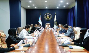 الهيئة السياسية في الانتقالي الجنوبي تشدد على أهمية تنفيذ إجراءات المصفوفة للنهوض بالواقع الخدمي