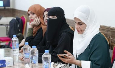 تحت شعار "تمكين المرأة الجنوبية سياسيا وآلية مناصرتها" .. انتقالي العاصمة عدن ينظم اللقاء التشاوري الأول للمرأة