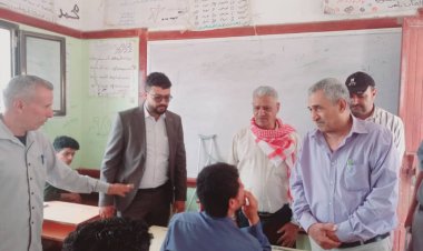 الضالع ..بمعية وكيل المحافظة مدير عام مكتب التربية والتعليم يزور مراكز الاختبارات في مديرية الحصين 