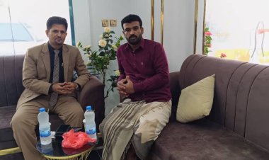 باعزب والعكبري يناقشان تعزيز فرص التأهيل والتدريب للكوادر الإعلامية بحضرموت