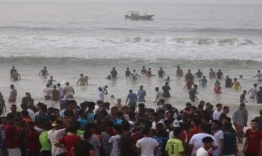 قوات خفر السواحل تقوم بإنقاذ حياة ثلاث اشخاص من الغرق في المكلا