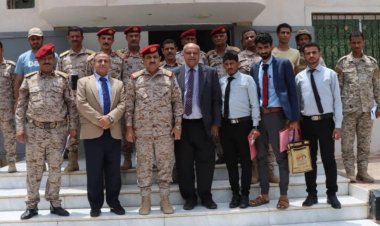 عميد كلية الهندسة بجامعة عدن يثمن عالياً دعم وزير الدفاع لمشروع تخرج الطلاب