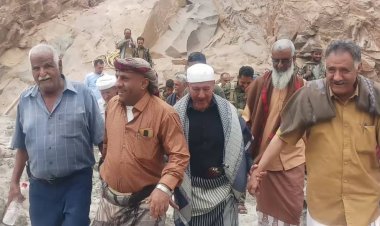 مدير عام الحصين يطلع على سير العمل في مشروع أنشاء حاجز مائي بمنطقة حرير