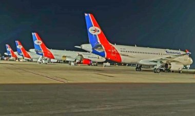 وسط صمت مريب لليمنية.. الحوثيون يعلنون عن تشغيل رحلات الى عواصم خارج الوجهات المحددة