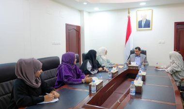 خلال إجتماعه مع رئيسة اللجنة الوطنية للمرأة ...بن مبارك يجدد إلتزام الحكومة بتمكين النساء