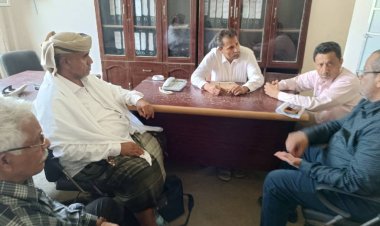 غيثان ومحافظ أبين يبحثان خلال لقاء تشاوري التحديات التي تؤثر على الاستقرار والتنمية في المحافظة