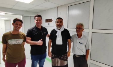 الدكتور الكوبي يوسنيل اخصائي جراحة مخ و أعصاب و عمود فقري يزور هيئة مستشفى الرازي العام بأبين