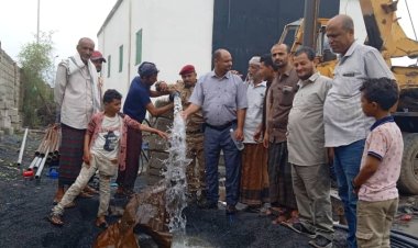 مأمور مديرية الضالع ومدير مؤسسة المياه يدشنا الضخ التجريبي لمشروع مياه بئر سناح