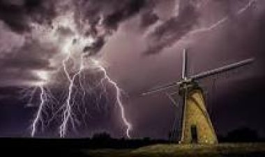 استمرار الأمطار الرعدية الغزيرة والرياح الشديدة على هذه المحافظات