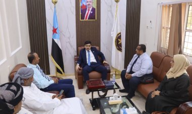 رئيس انتقالي المهرة يستقبل نائب رئيس هيئة الإغاثة والأعمال الإنسانية .