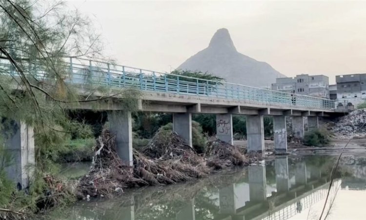 شبوة: مطالبات شعبية بسرعة صيانة جسر التعاون بمديرية بيحان