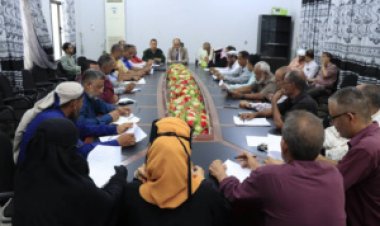 تنفيذي دار سعد بالعاصمة عدن يناقش تداعيات وجود محطات الغاز في الأحياء السكنية