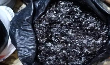 أمن المهرة يضبط مواد مشبوهة تستخدم في الصناعة العسكرية