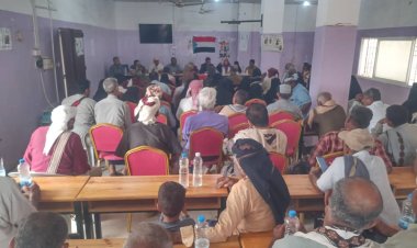 لقاء موسع لأعضاء الجمعية والاستشاريين  وأعضاء المحافظة وتنفيذية أنتقالي خنفر لمناقشة القضايا المجتمعية