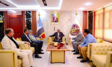 الكثيري يطّلع على سير العمل بوزارتي التخطيط والتعاون الدولي والاتصالات وتقنية المعلومات