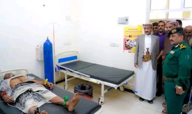 محافظ شبوة يقوم بزيارة تفقدية لمديرية عسيلان ، ويطلع على أوضاع مستشفى المديرية