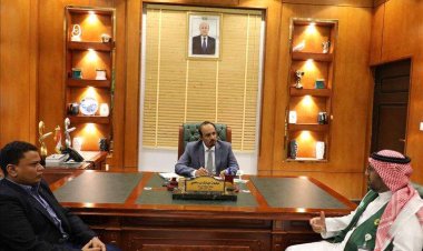 محافظ حضرموت يطّلع على جُملة التدخلات الإنسانية لمركز الملك سلمان بالمحافظة