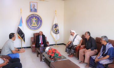 رئيس انتقالي شبوة يطلع على أوضاع نقابة المهن الطبية والصحية الجنوبية في مستشفى الأمومة والطفولة