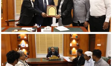 محافظ حضرموت يشيد بوعي الشباب في تنظيم معرض للكتاب بمديرية الشحر