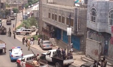 مداهمات لمنازل المواطنين من قبل مليشيات الحوثي في محافظة إب اليمنية بسبب دعوات احتفال بسبتمر