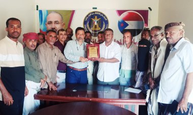 ملتقى أبناء زنجبار الثقافي يكرم رئيس انتقالي أبين عرفانا لدوره السياسي والمجتمعي