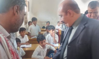 مدير عام تربية حضرموت أ. باعباد ونائبه صحبة مديرعام المديرية ومدير تربية غيل باوزير  ينفذون نزولاً إلى أرياف مديرية الغيل ( الهمة )