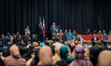 الرئيس الزُبيدي بين الجالية الجنوبية في كاليفورنيا: نكافح الإرهاب والفساد