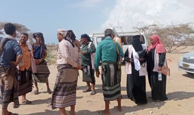 فريق مبادرة أيادي السلام يزور منطقة تمحن لتفقد أوضاع المهاجرين  الأفارقة