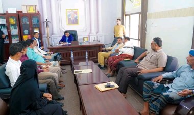 شبوة.. ابن الوزير يلتقي وكلاء المحافظة ويؤكد على أهمية الانضباط الوظيفي ورفع كفاءة الأداء