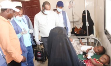 مدير الصحة في بروم ميفع يتفقد مركز معالجة الإسهالات المائية الكوليرا وعدد من المرافق الصحية بميفع