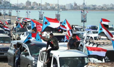 مسيرة بالسيارات في عدن احتفاء بذكرى ثورة 14 أكتوبر