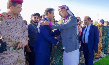 في مشهد جنائزي مهيب، يتقدمه المحافظ بن الوزير، شبوة تودع الشهيد البطل المقدم احمد السليماني