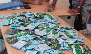 أشغال خنفر يضبط كمية كبيرة من مادة شمة الحوت تقدر بـ 166 باكت بسوق مدينة جعار