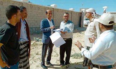 شبوة:تواصلا لتعزيز البنية التحتية للتعليم، تسليم موقع مشروع مدرسة للبنات في عتق
