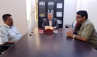 الأمين العام بأبين يلتقي بمدير عام مكتب الصحة لتقييم جهود المكتب وبحث سبل تحسين الخدمات الصحية