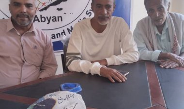 العولقي يستقبل مدير عام هيئة مستشفى الرازي بأبين