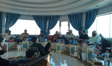 لقاء في العاصمة عدن يناقش جهود إنهاء النزاعات والثأرات والقضايا المجتمعية في محافظات الجنوب