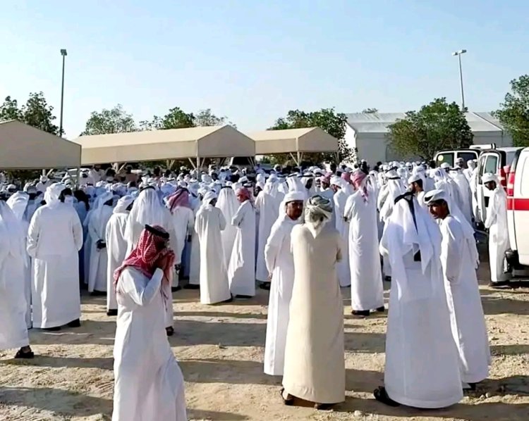 أبوظبي: محافظ شبوة بن الوزير يتقدم جموع المشيعين لجثمان الشيخ ناصر دريهم الحارثي