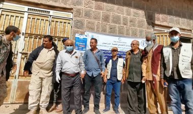 الحريري يدشن توزيع المدخلات الزراعيه لعدد400 مزارع