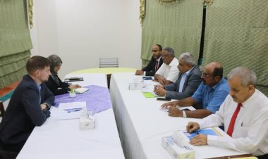 لجنة التواصل لتحقيق مطالب حضرموت تلتقي مستشار الشؤون الاقتصادية بمكتب المبعوث الأممي