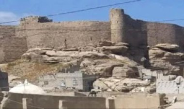 قيادي حوثي يبسط على قلعة شمر يهرعش التاريخية ويزعم ملكيتها لجده
